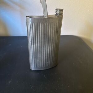 Metal Ribbed Hip Flask - Gray